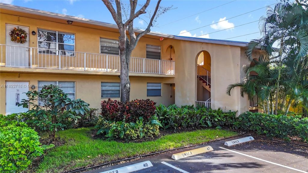 Photo of 2607 NE 8th Ave #39, Wilton Manors, FL 33334 (MLS # A11893718)