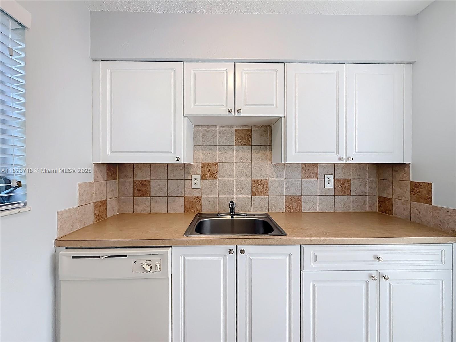 WILTON VILLAGE CONDO - Residential Lease