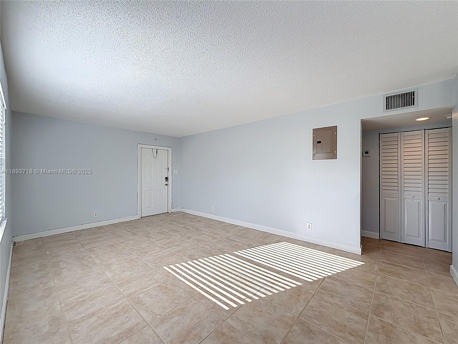 WILTON VILLAGE CONDO - Residential Lease