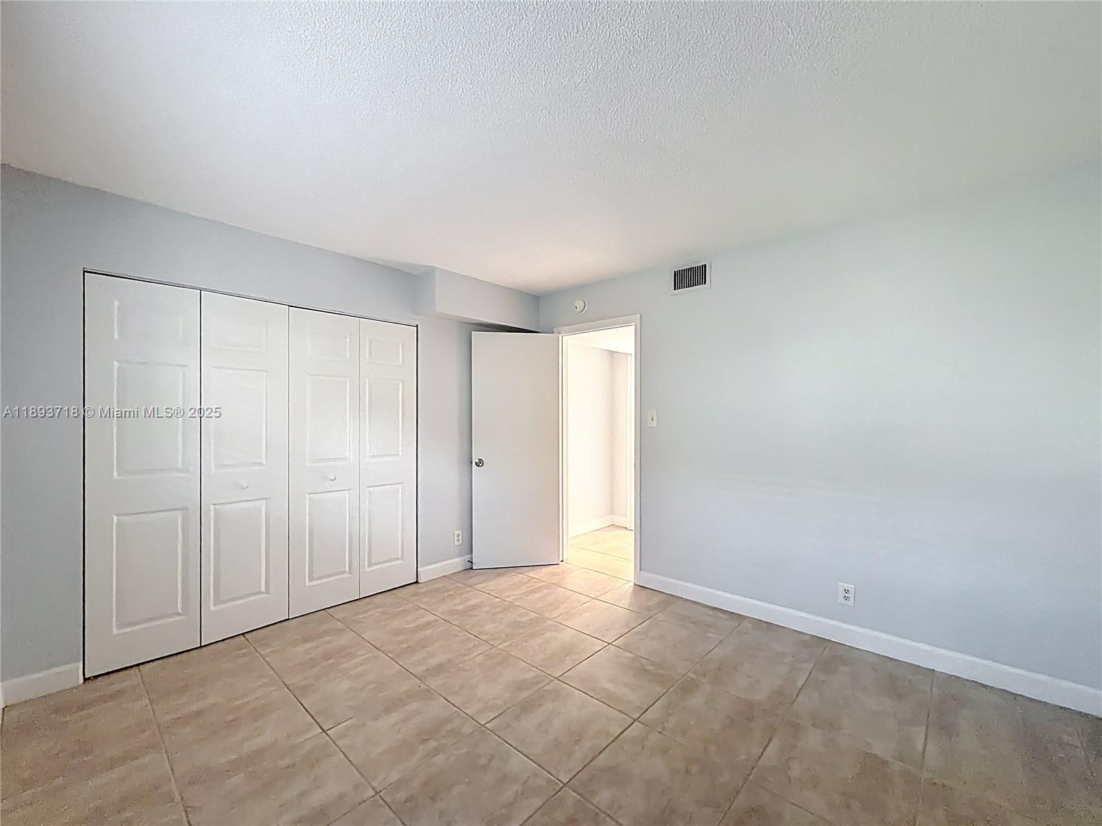 WILTON VILLAGE CONDO - Residential Lease
