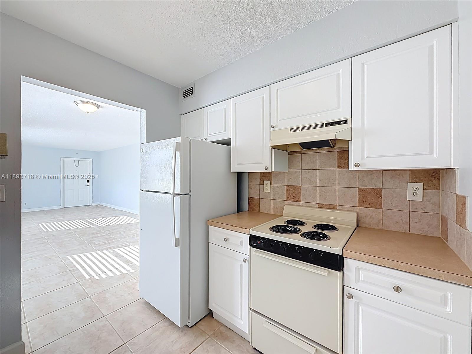 WILTON VILLAGE CONDO - Residential Lease