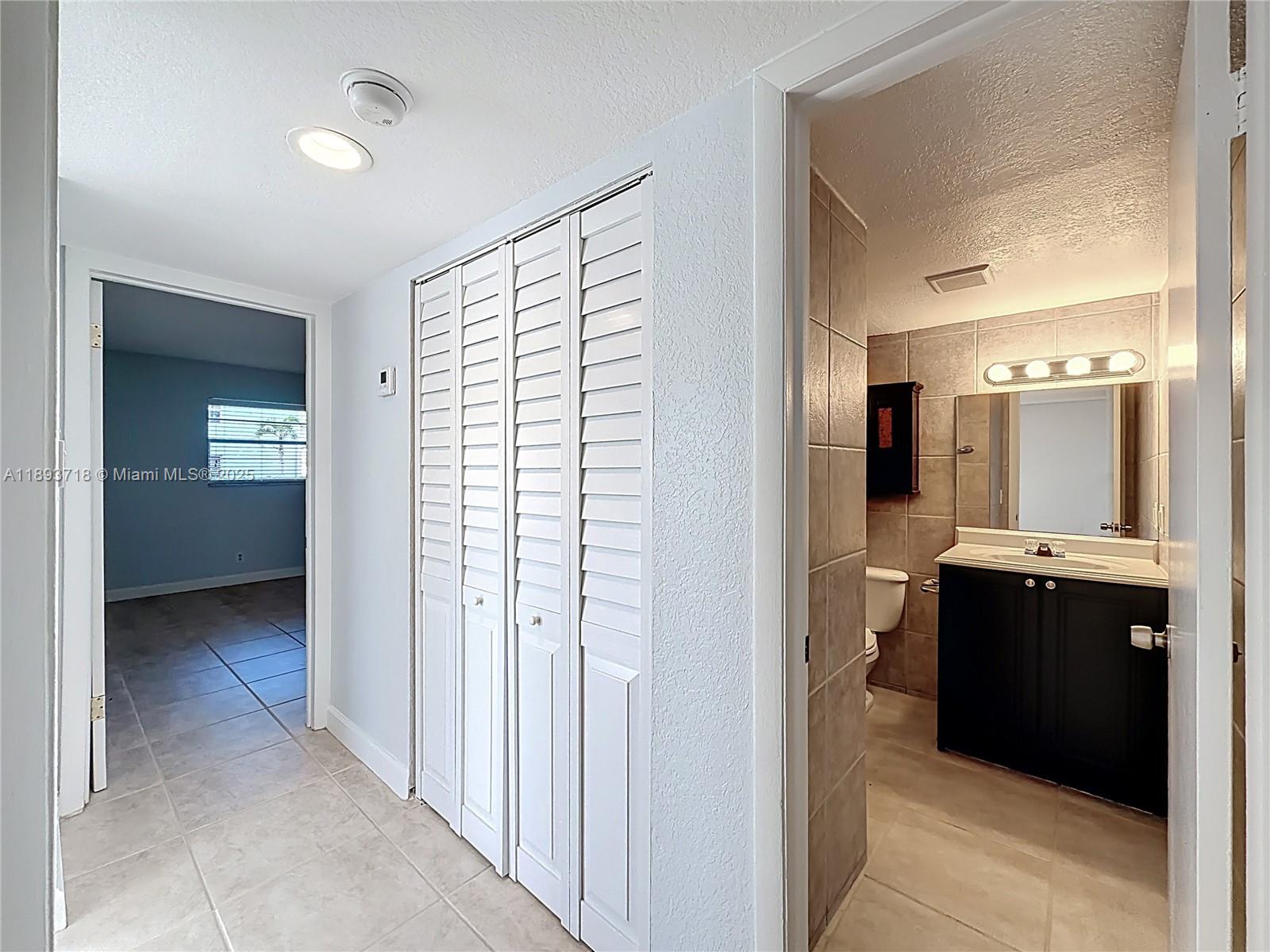 WILTON VILLAGE CONDO - Residential Lease