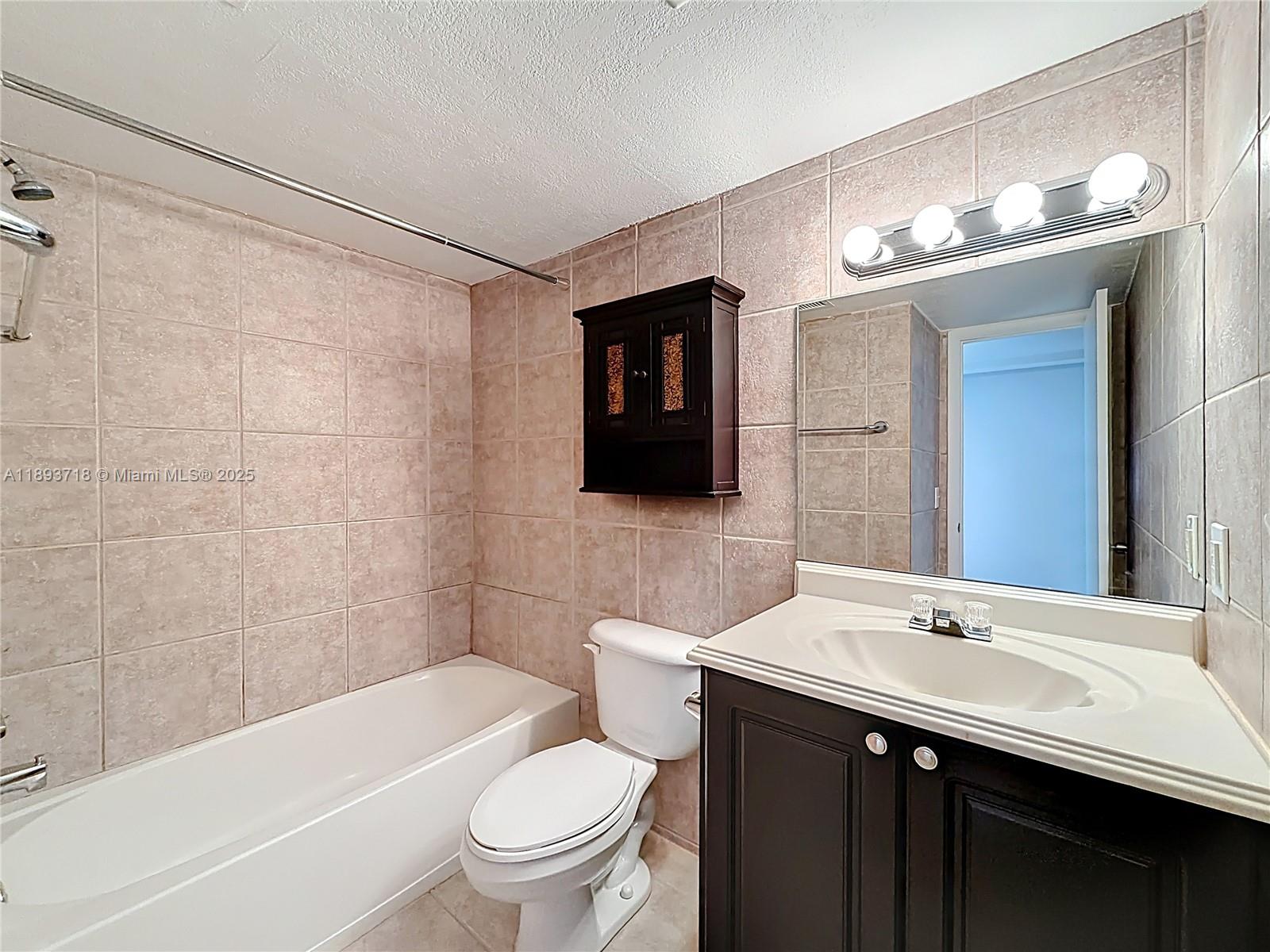 WILTON VILLAGE CONDO - Residential Lease