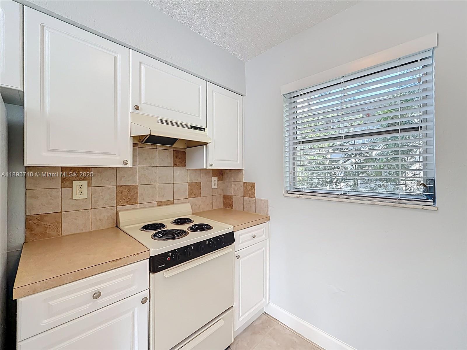 WILTON VILLAGE CONDO - Residential Lease