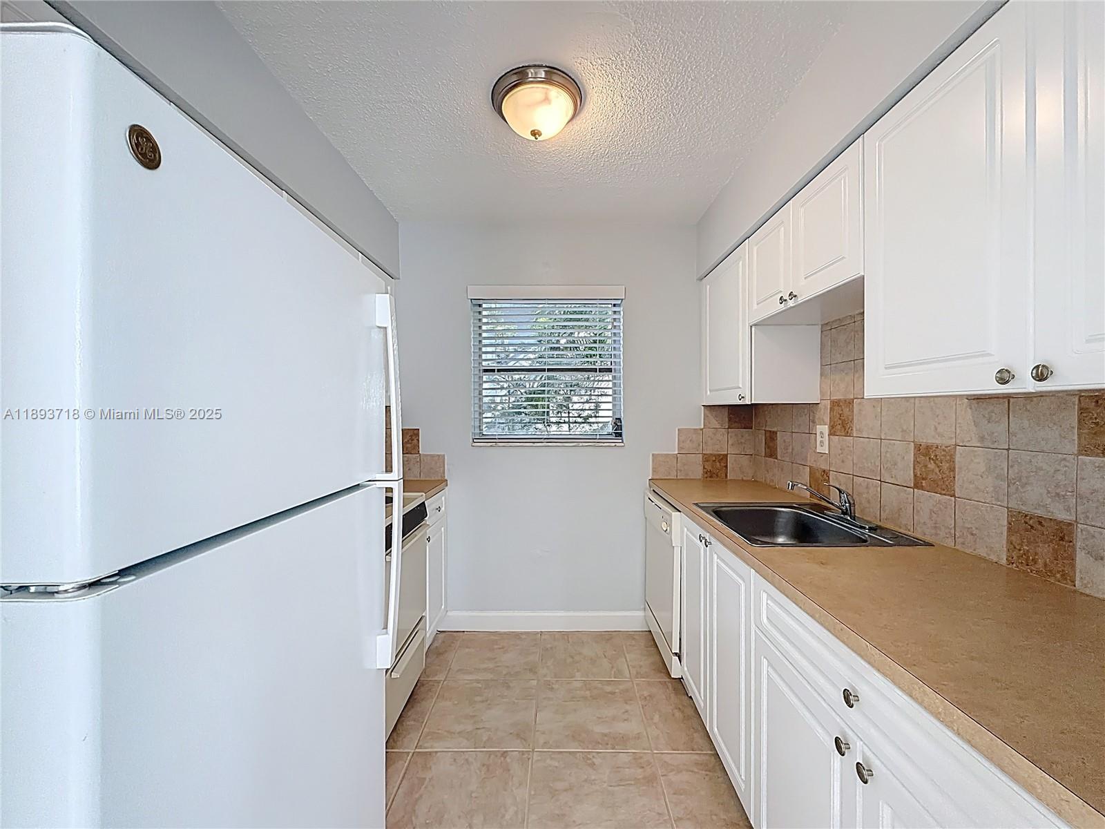 WILTON VILLAGE CONDO - Residential Lease