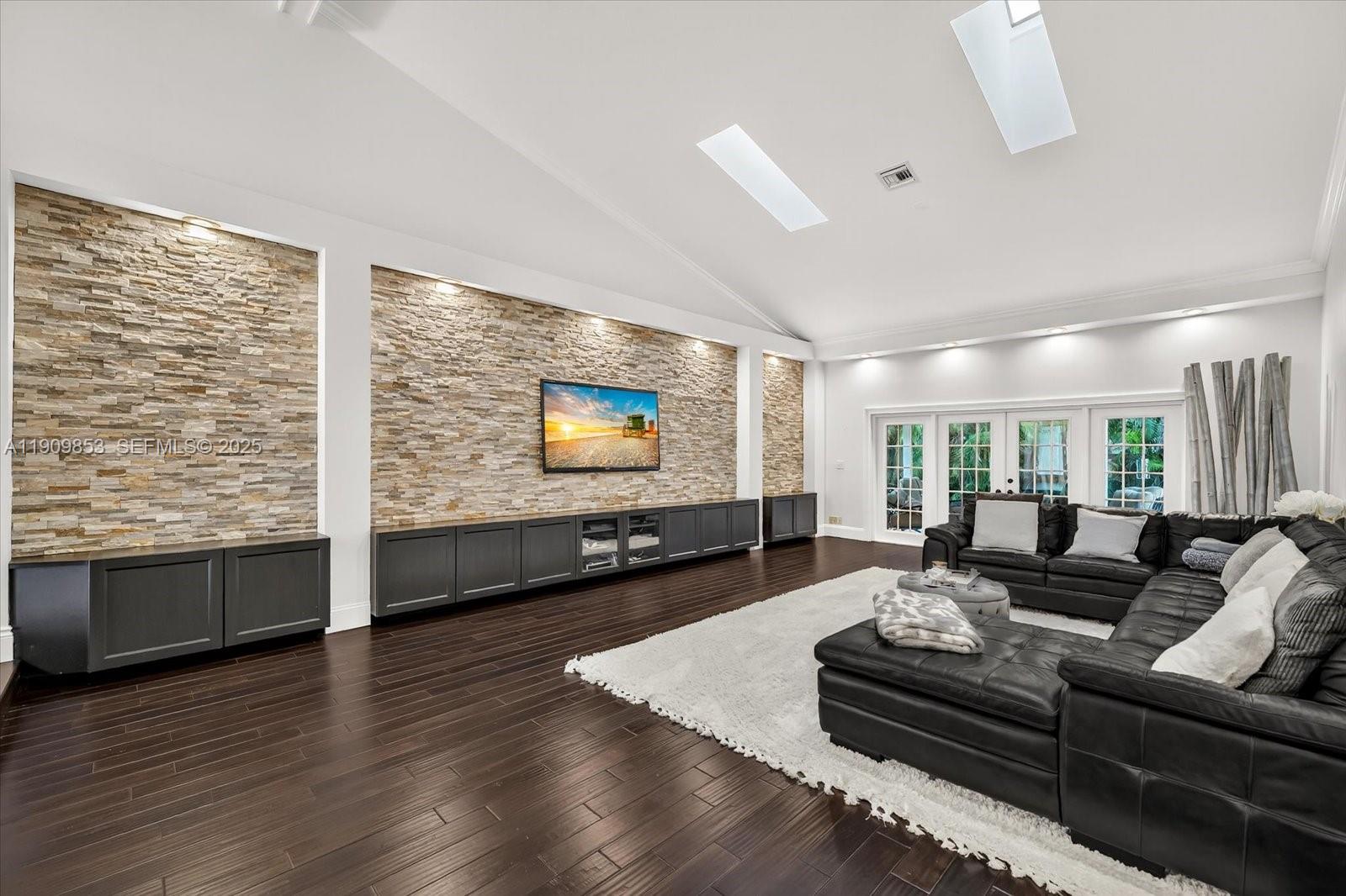 LAGO MAR COLONY - Residential