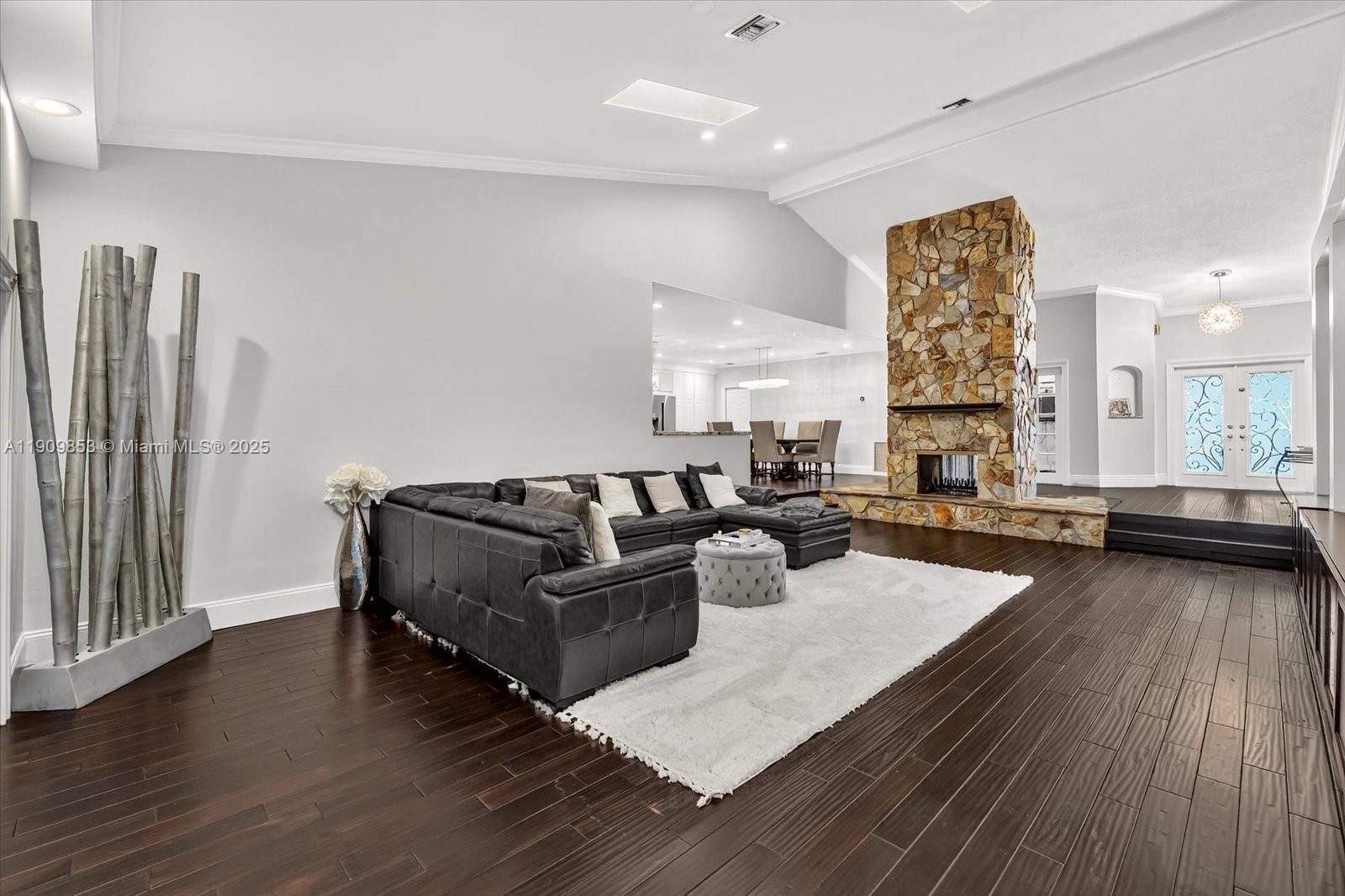 LAGO MAR COLONY - Residential