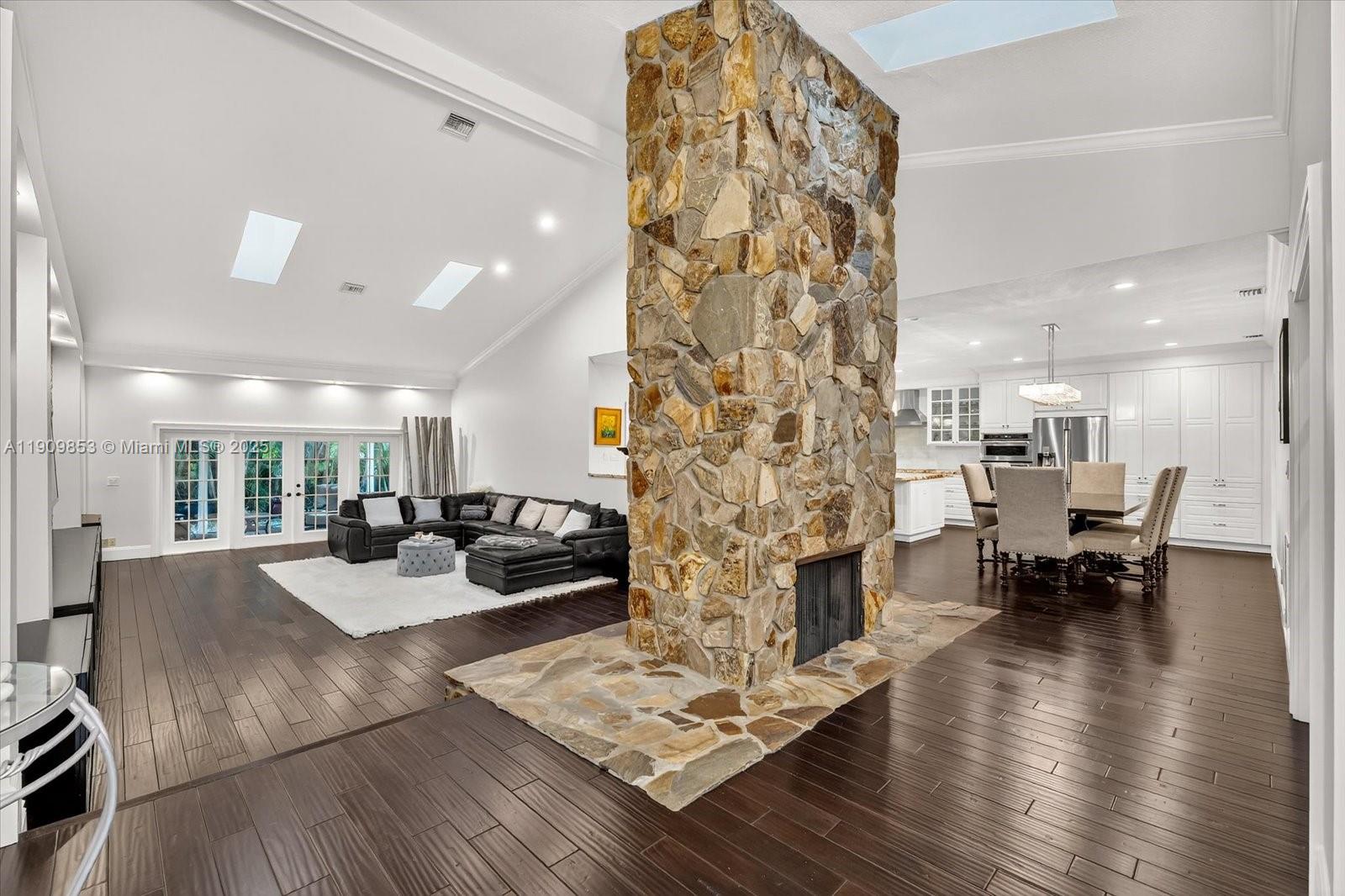 LAGO MAR COLONY - Residential