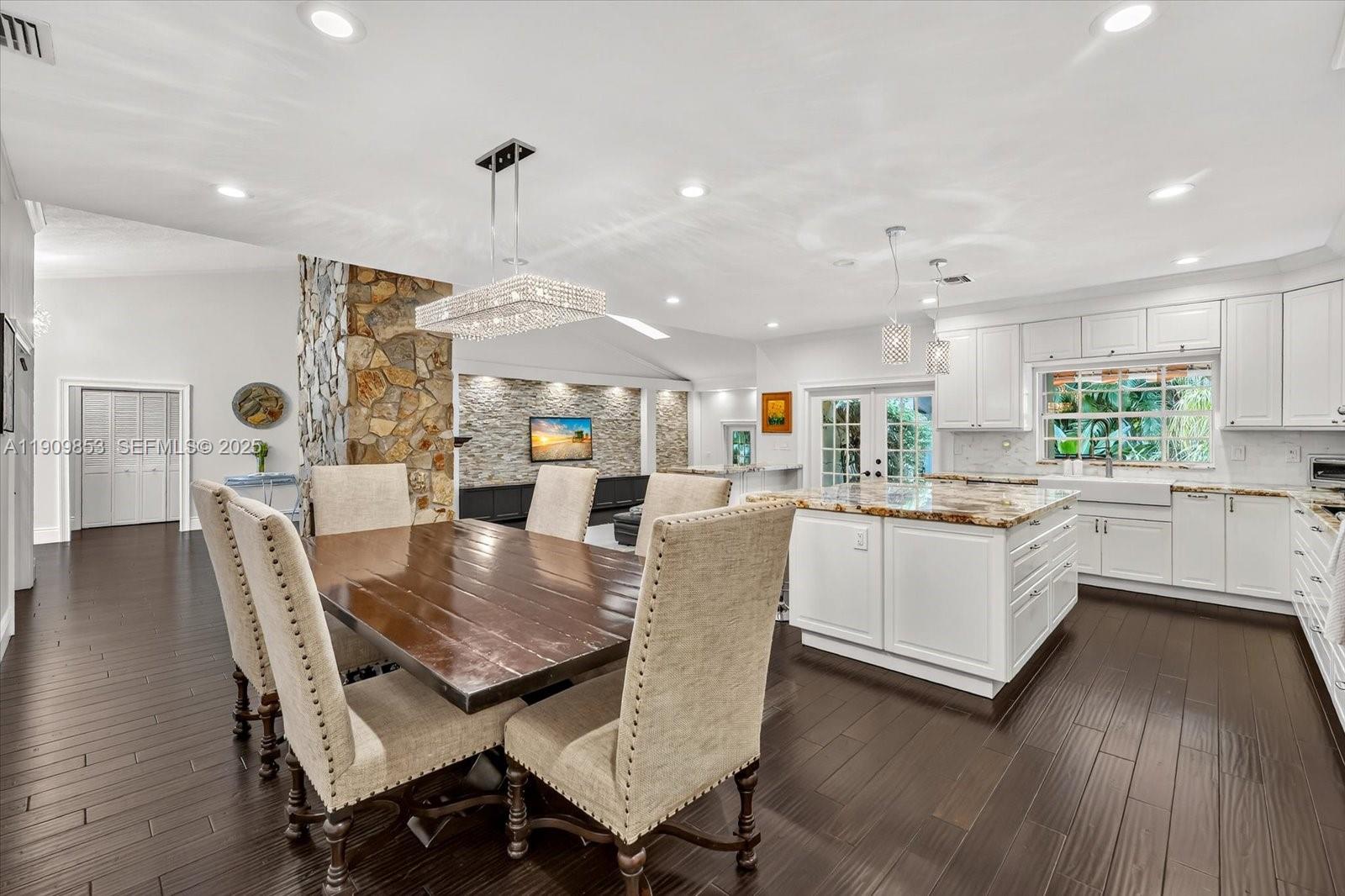 LAGO MAR COLONY - Residential