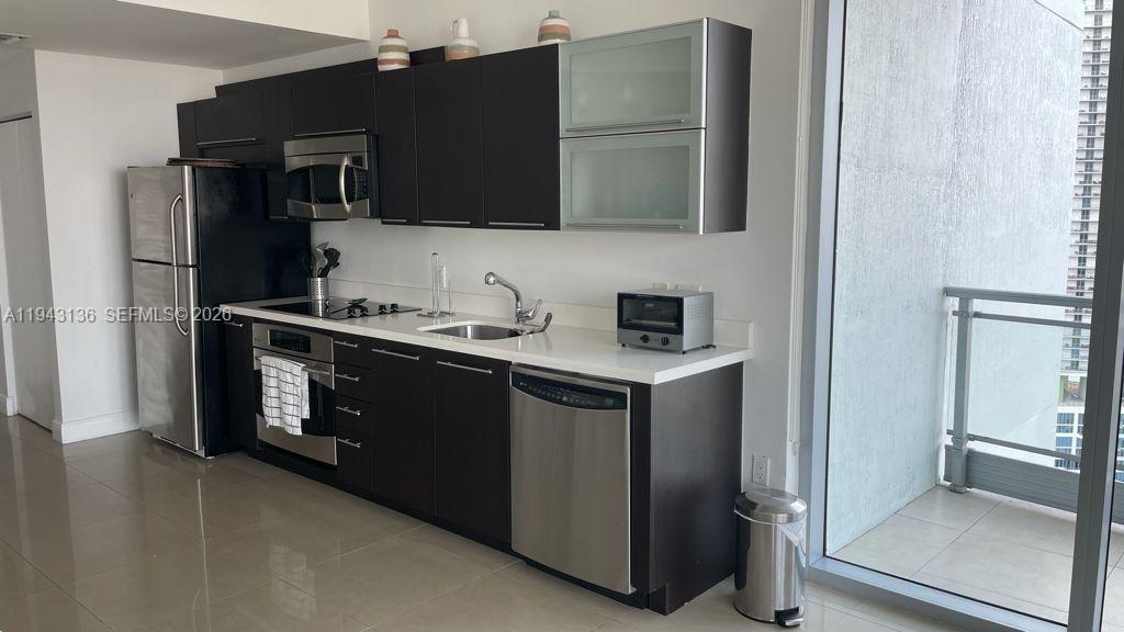 IVY CONDO - Residential Lease