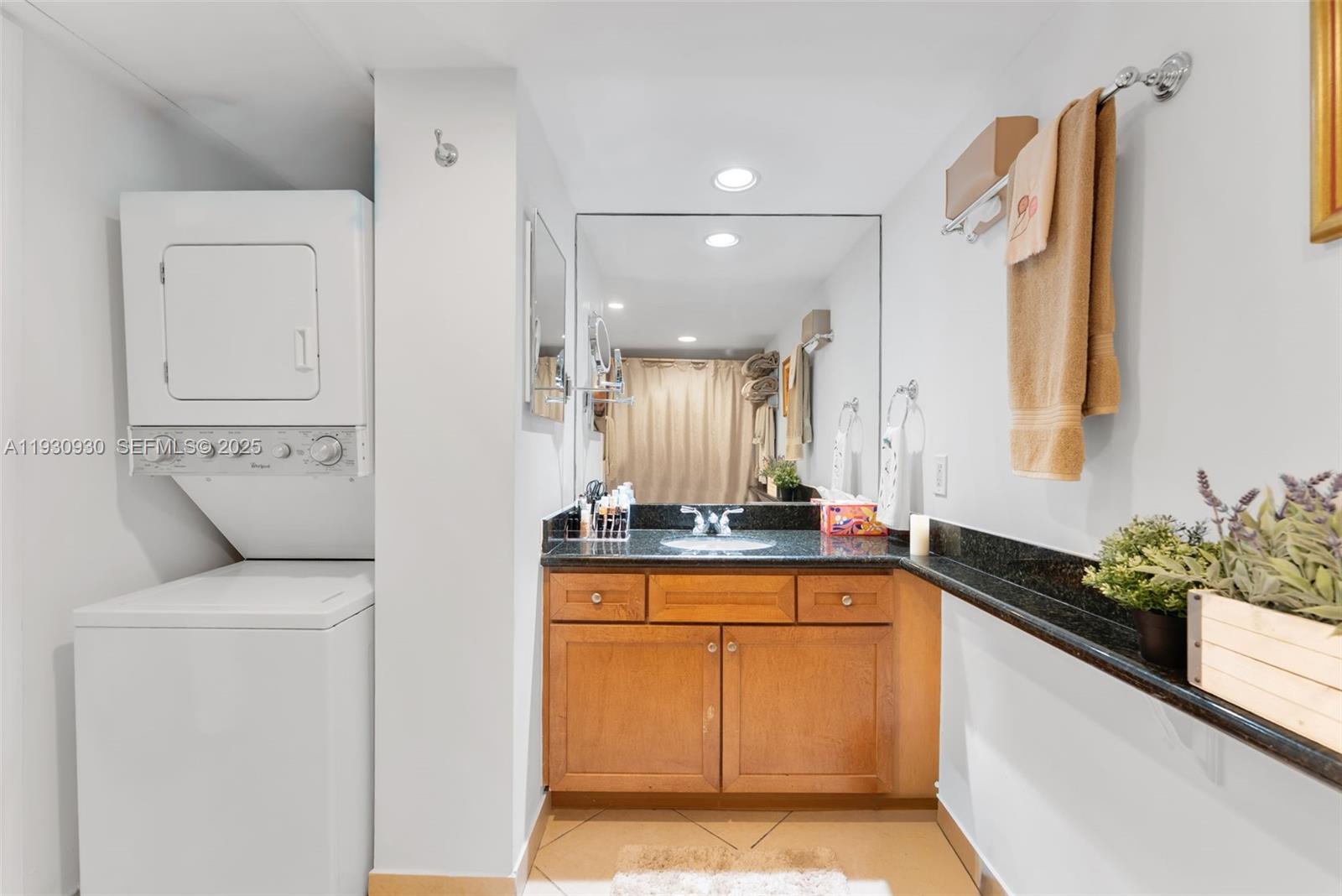 5600 CONDO - Residential Lease