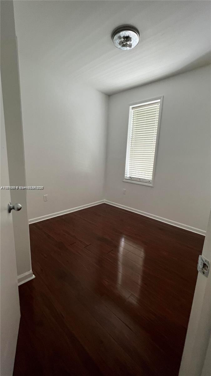 THE ELAINE CONDO - Residential