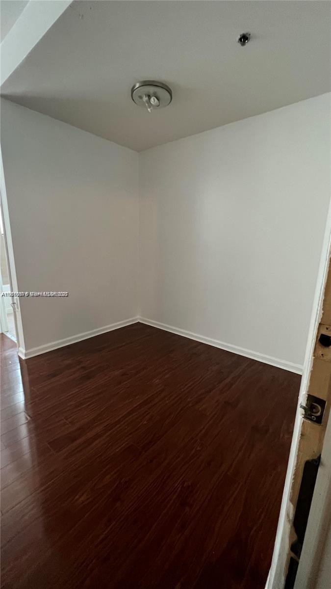 THE ELAINE CONDO - Residential