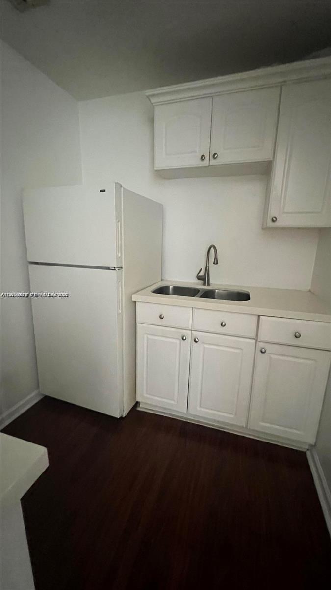 THE ELAINE CONDO - Residential