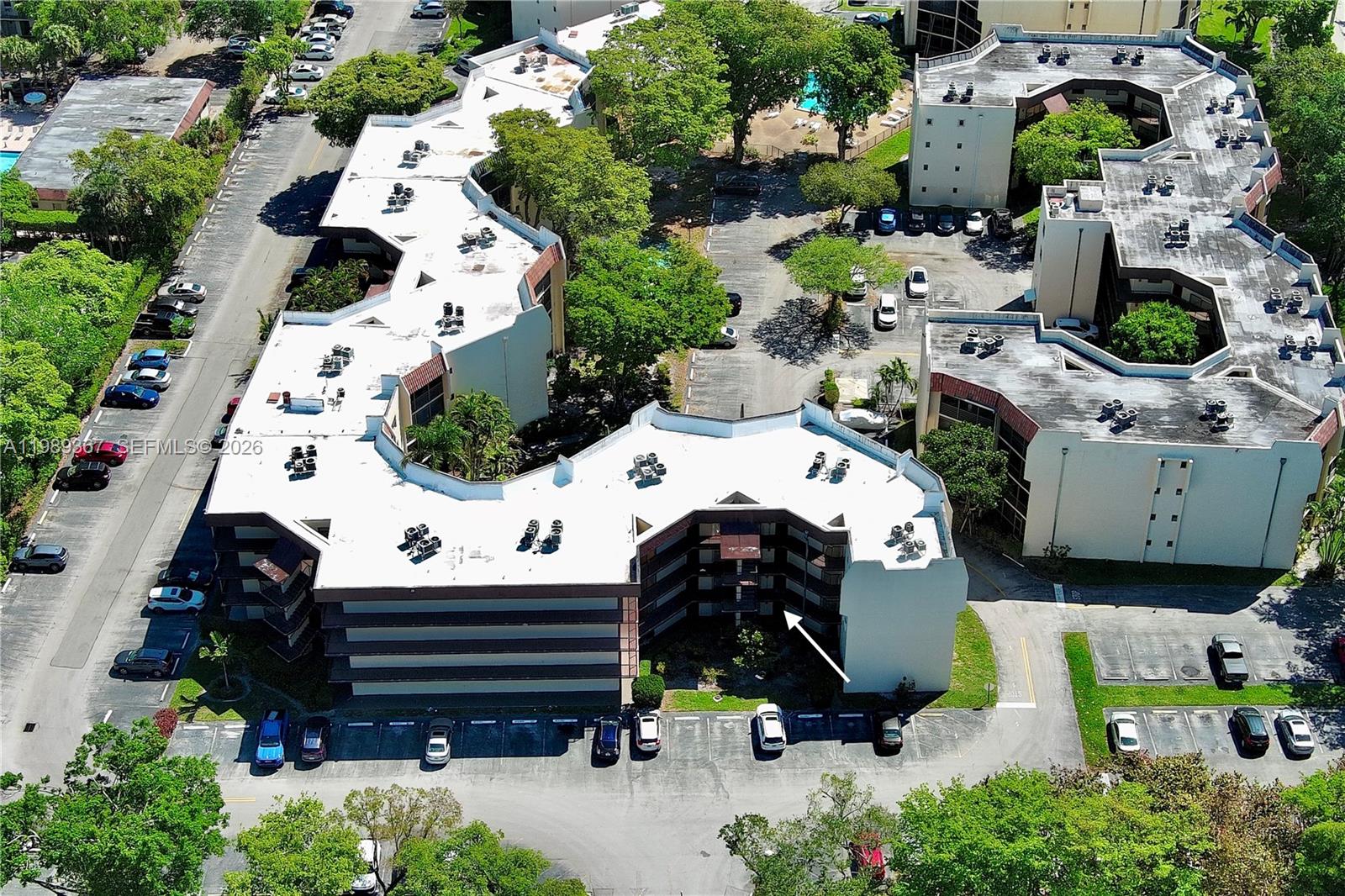 PLANTATION CLUB B CONDO - Residential