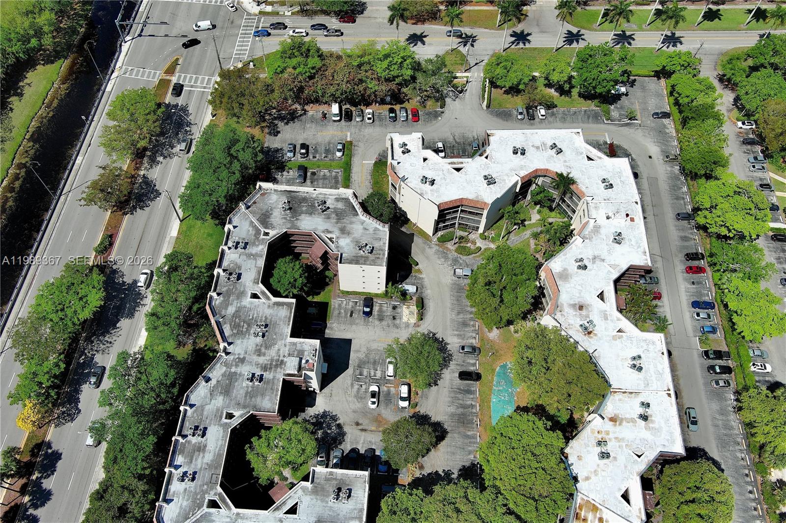 PLANTATION CLUB B CONDO - Residential