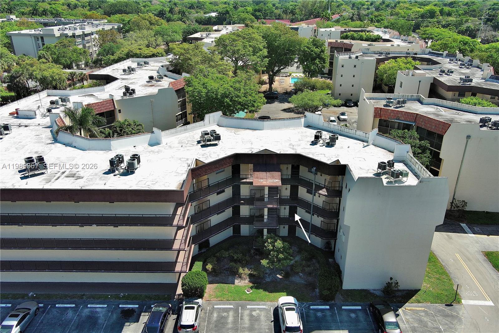 PLANTATION CLUB B CONDO - Residential