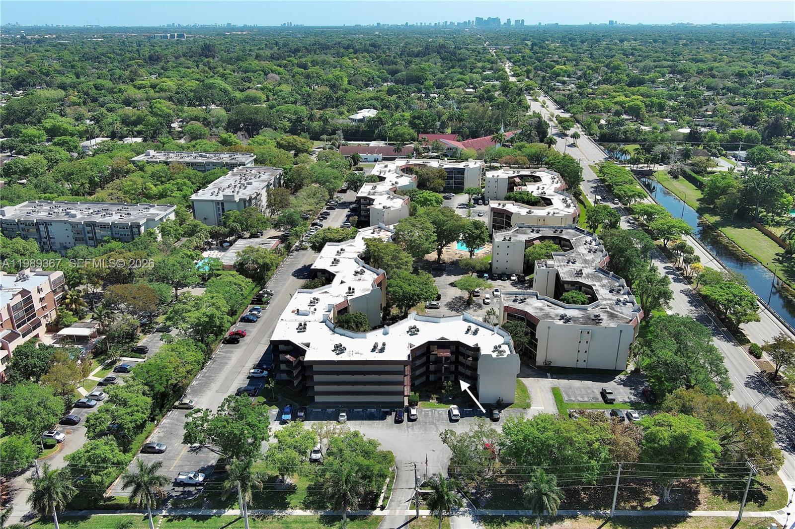 PLANTATION CLUB B CONDO - Residential