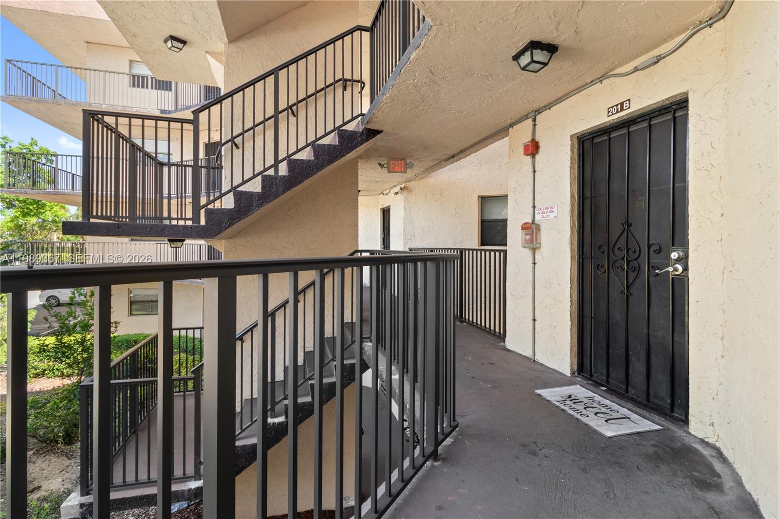 PLANTATION CLUB B CONDO - Residential