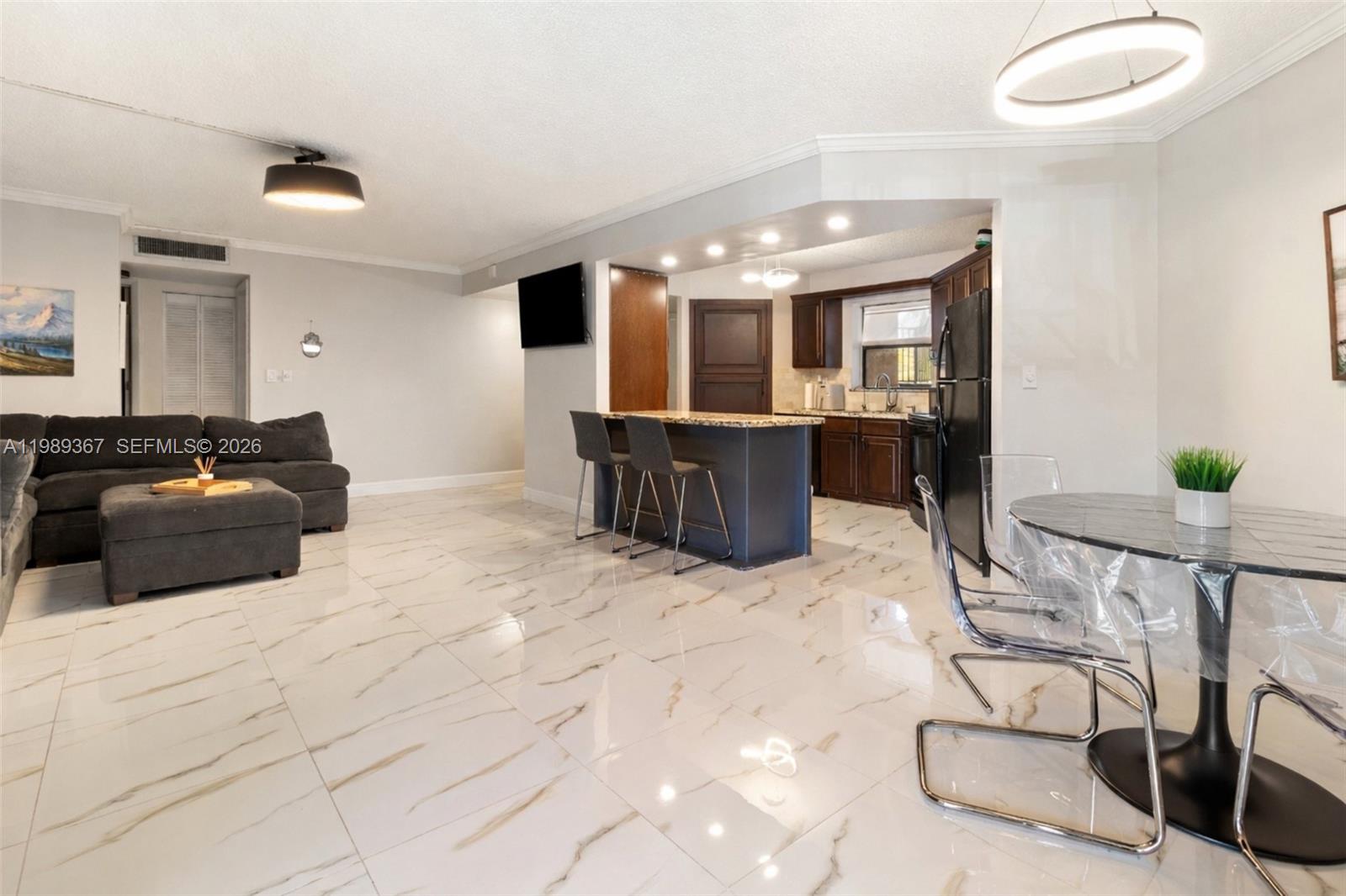 PLANTATION CLUB B CONDO - Residential