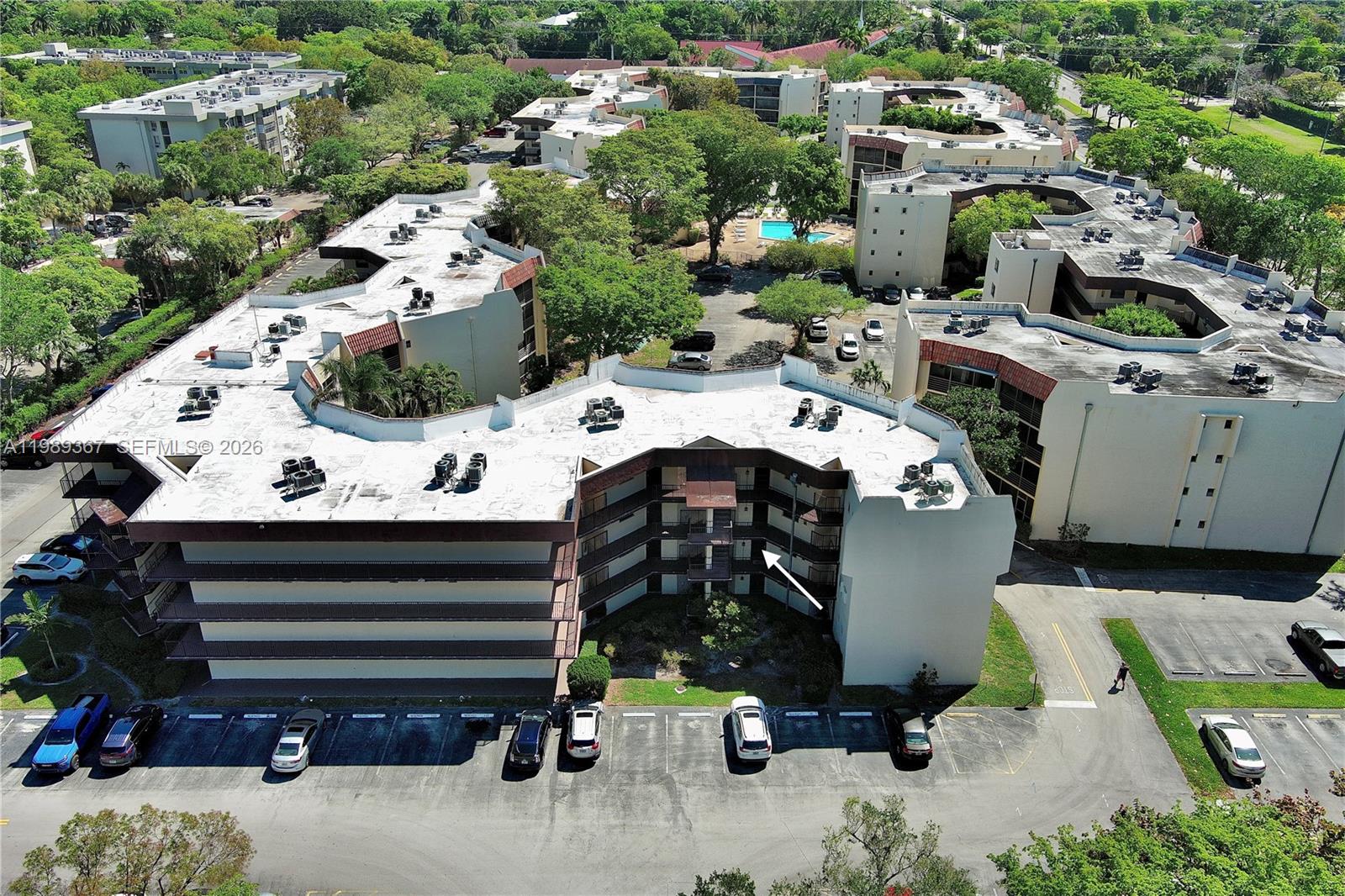 PLANTATION CLUB B CONDO - Residential