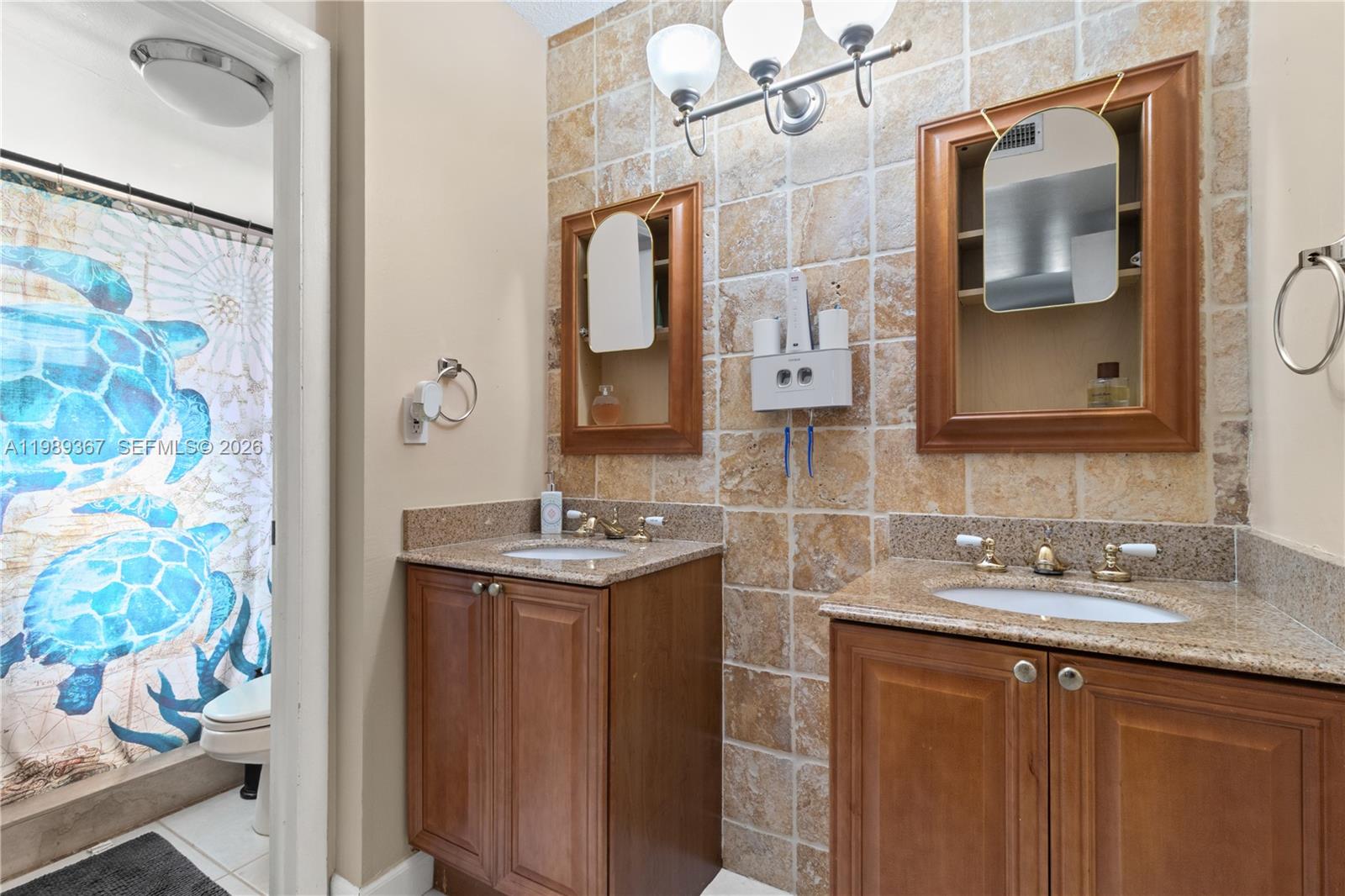 PLANTATION CLUB B CONDO - Residential