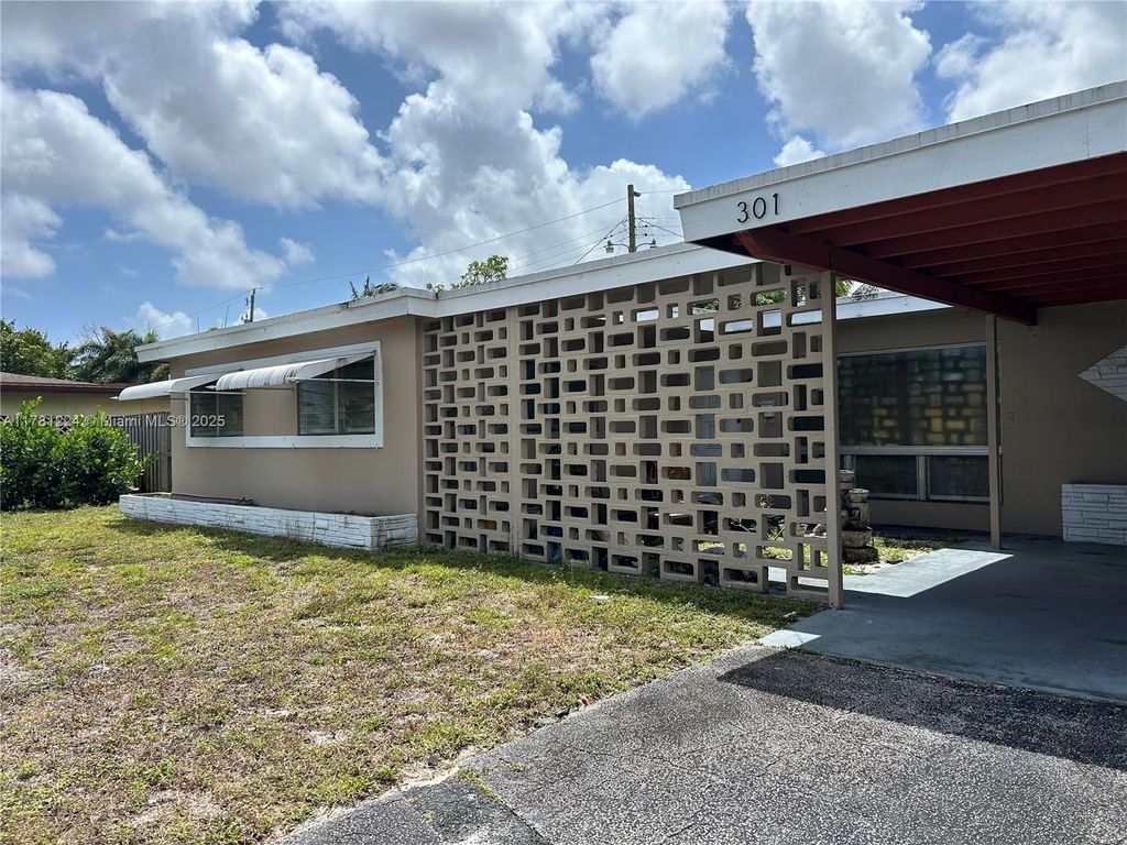 Photo of 301 Pennsylvania Ave, Fort Lauderdale, FL 33312 (MLS # A11781224)