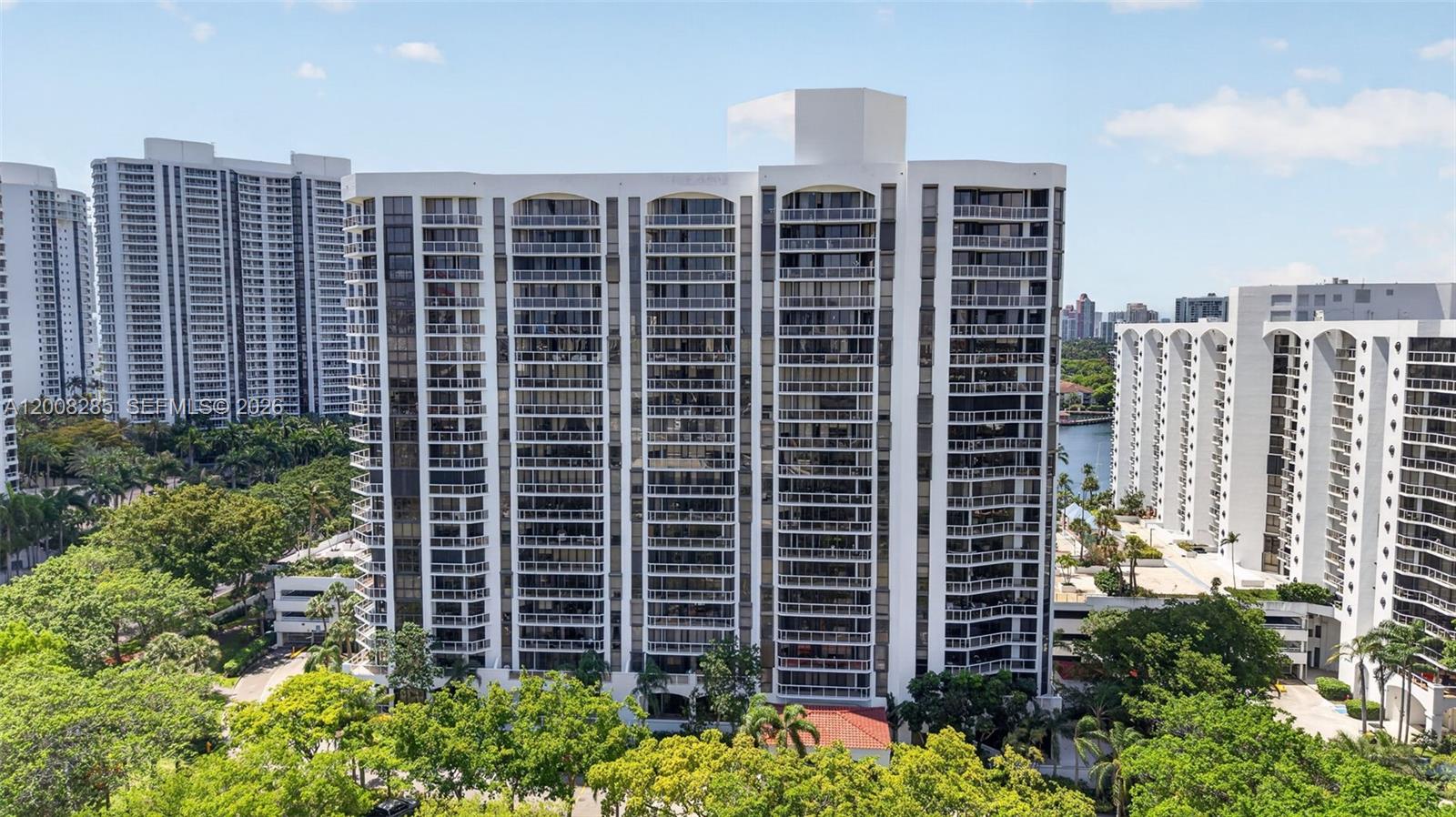 HARBORSIDE AT THE WATERWA - Residential
