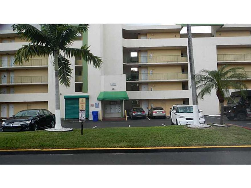 2 Bedroom/ 2 Bath Condo located in the Heart of Miami in the San Marco in Fontainebleau.  Development has a Pool, Exercise Room, Gated with Telephone entry.  Close to Miami Airport, Commerce Area, Schools, Hospitals, Transportation, Parks, Major Roadways,  Florida International University South Campus. and Houses of Worship.  Must See!!!  Will Not Last....Choose FHA Financing to Qualify for $100.00 Down Payment.