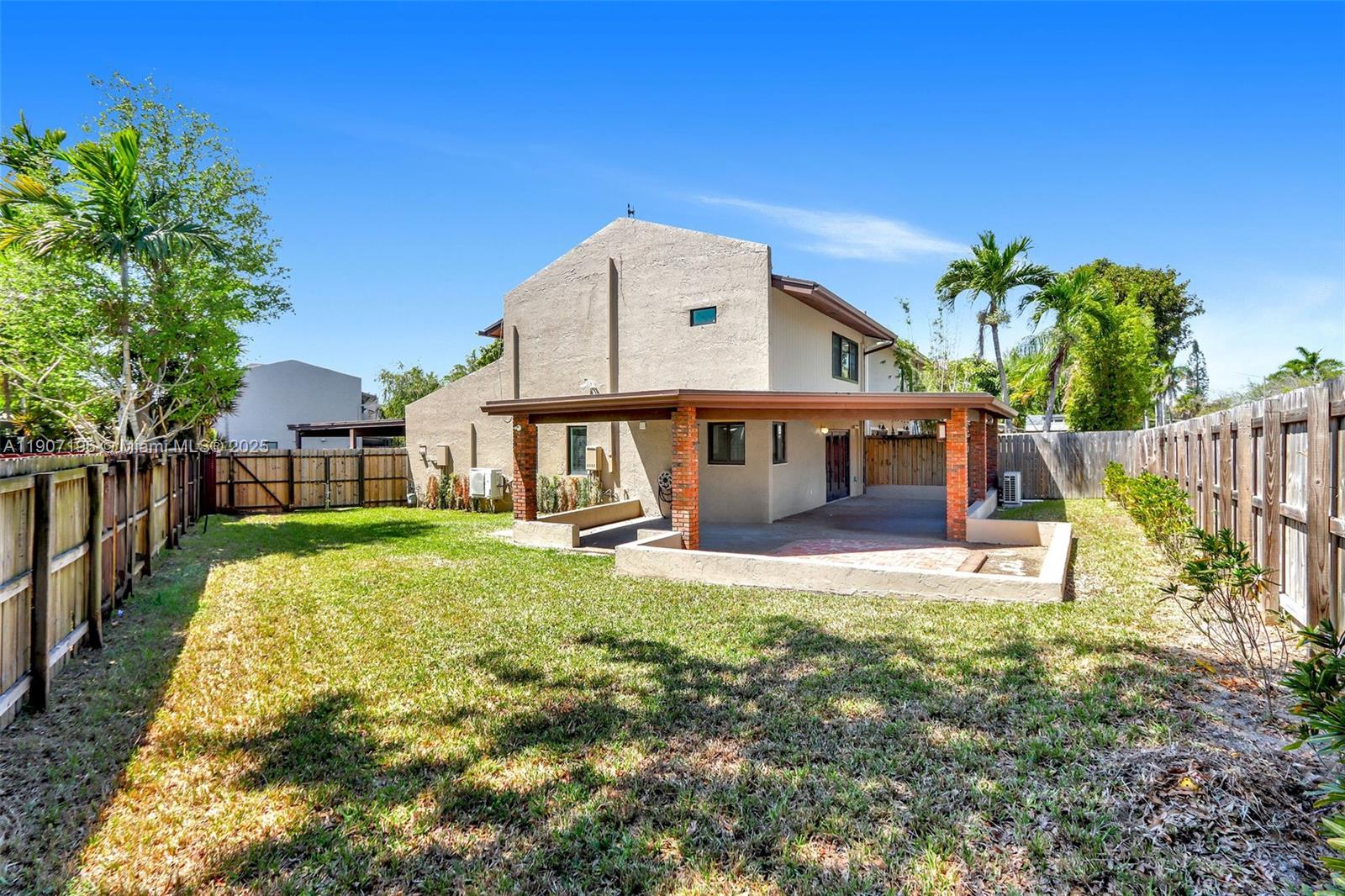 BRIAR BAY TOWNHOUSE EST - Residential Lease