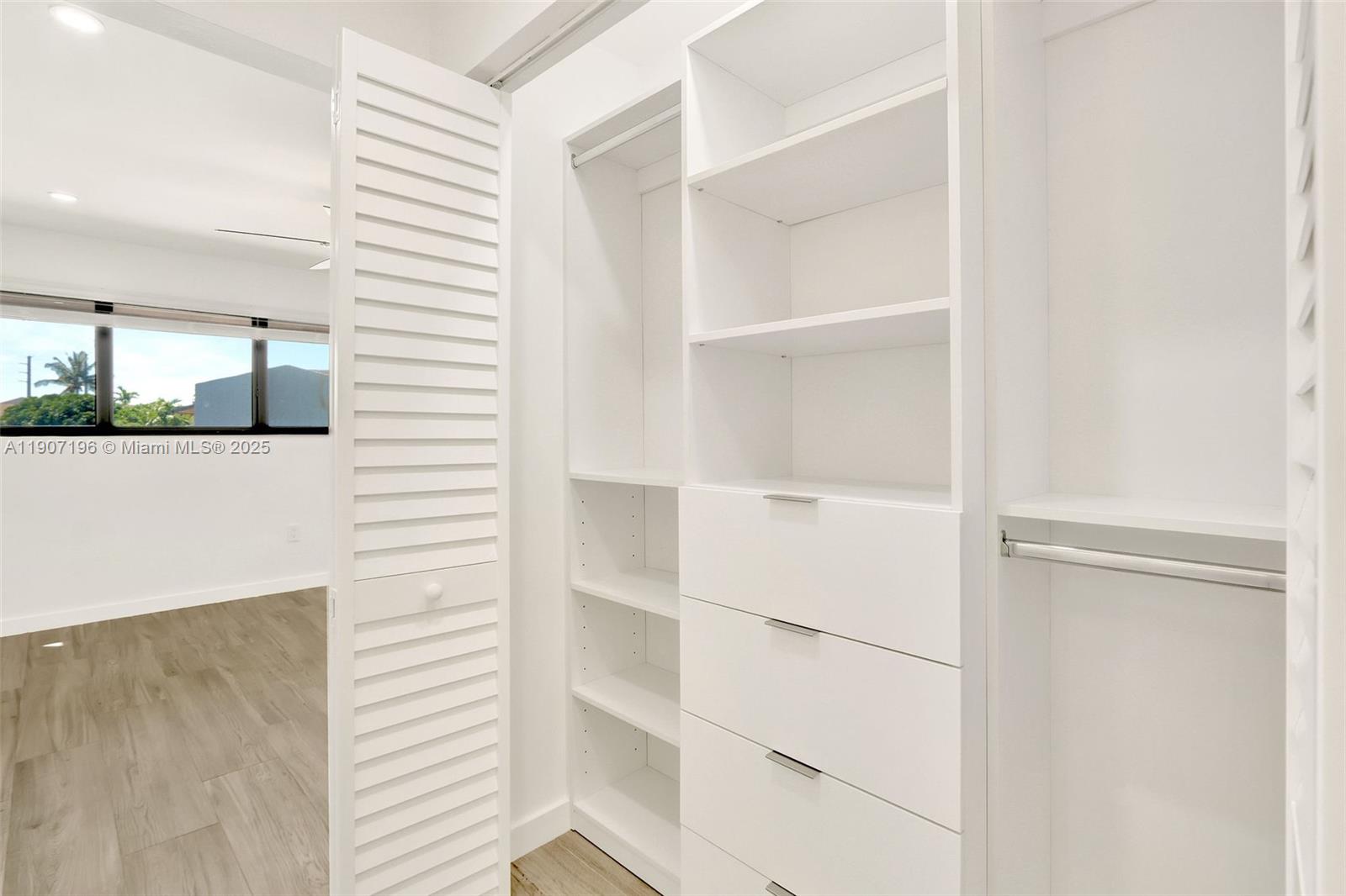 BRIAR BAY TOWNHOUSE EST - Residential Lease