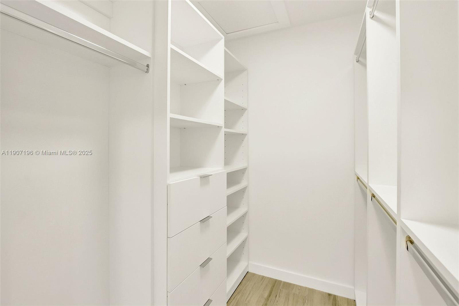 BRIAR BAY TOWNHOUSE EST - Residential Lease