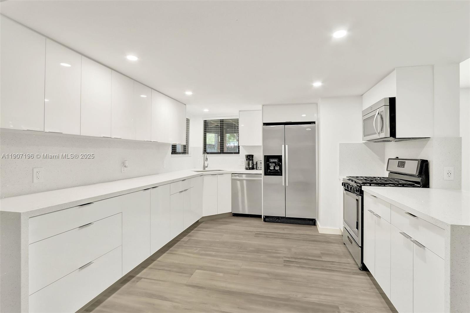 BRIAR BAY TOWNHOUSE EST - Residential Lease