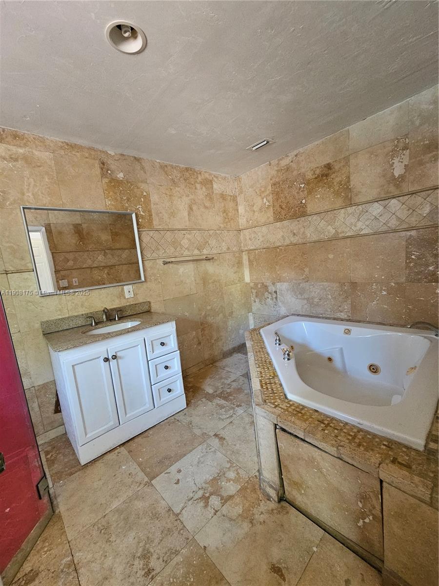 HOMEVILLE - Residential