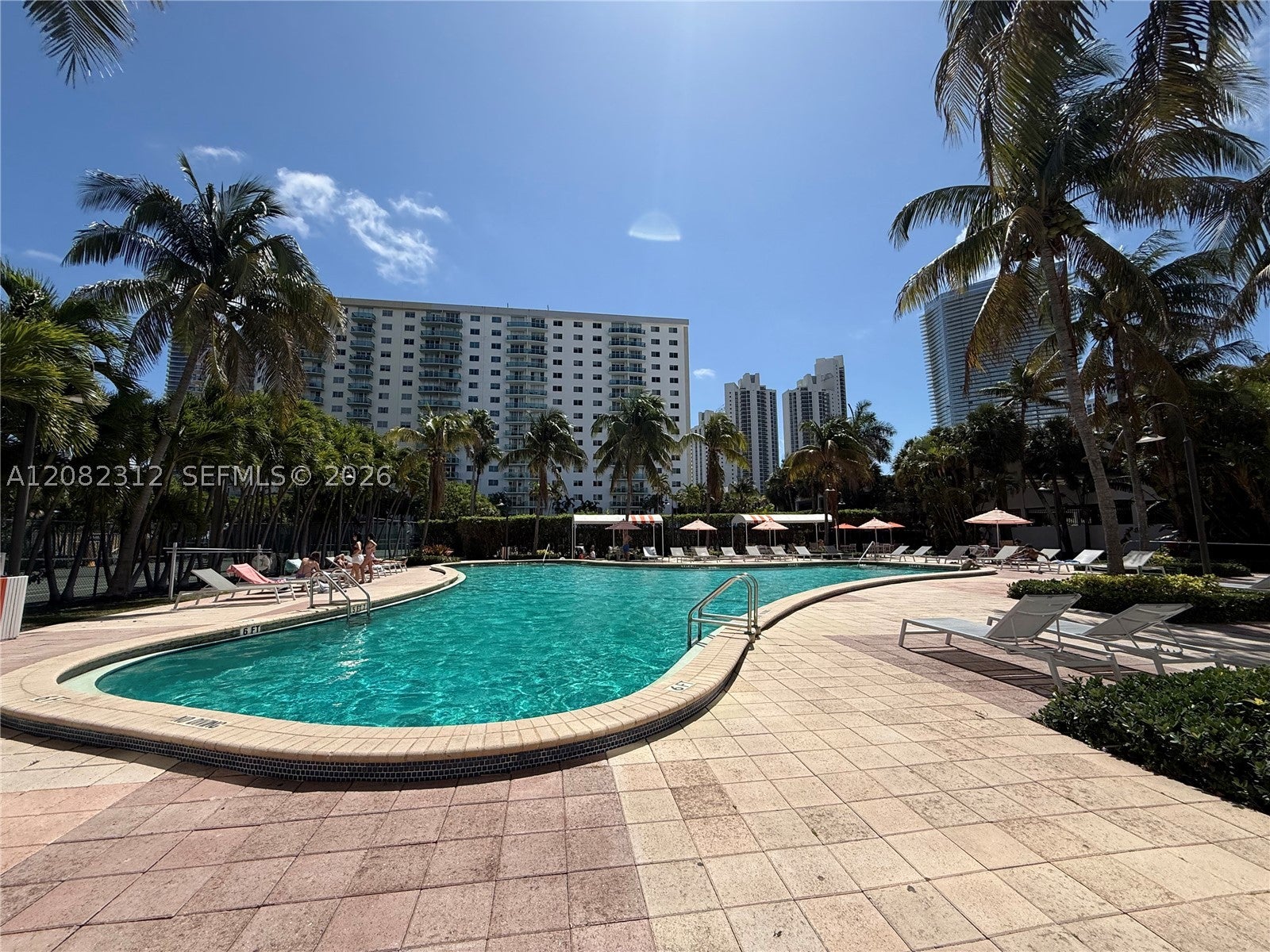 19380 Collins Ave PH-11