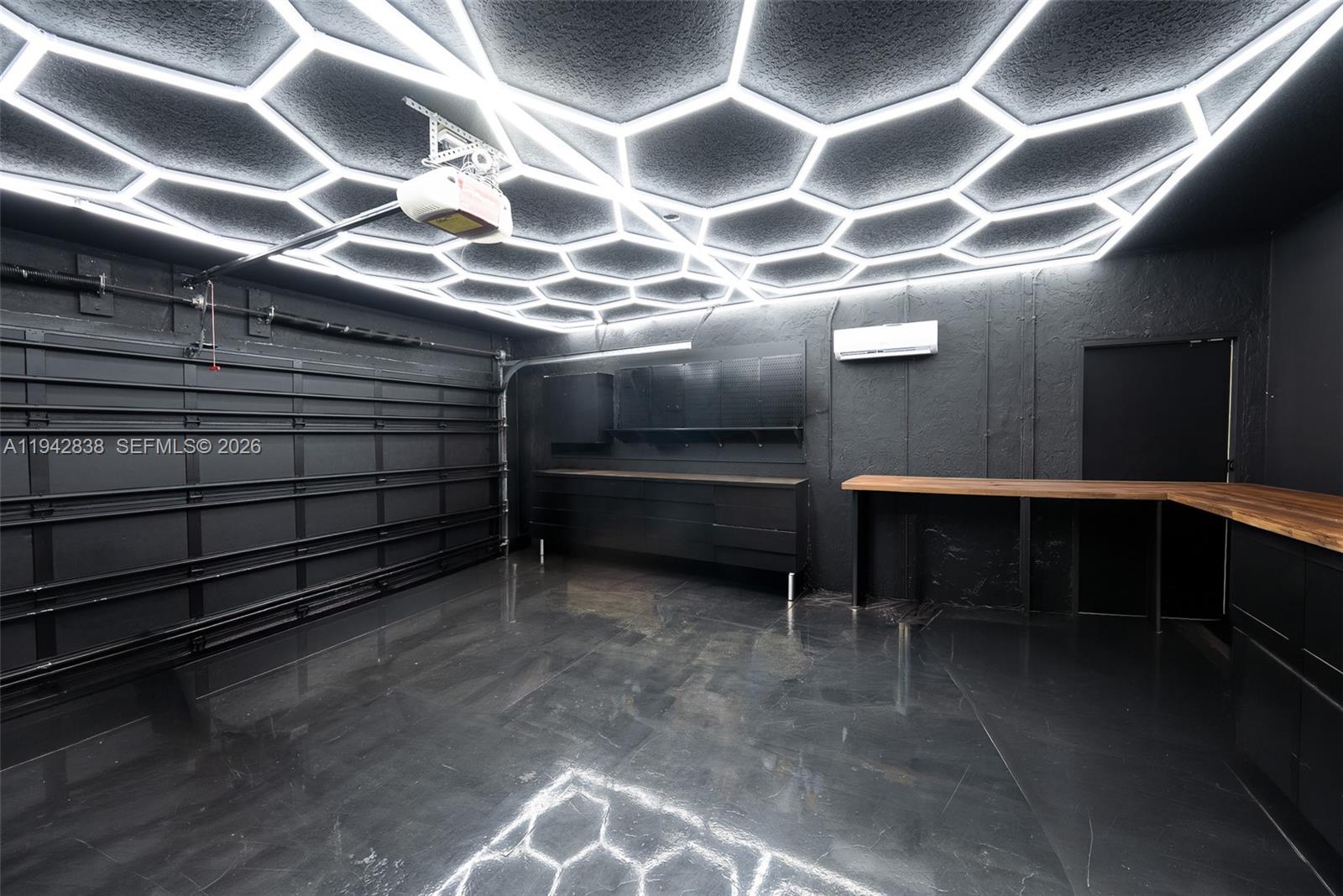 VENETIAN ISLES 3RD SEC - Residential