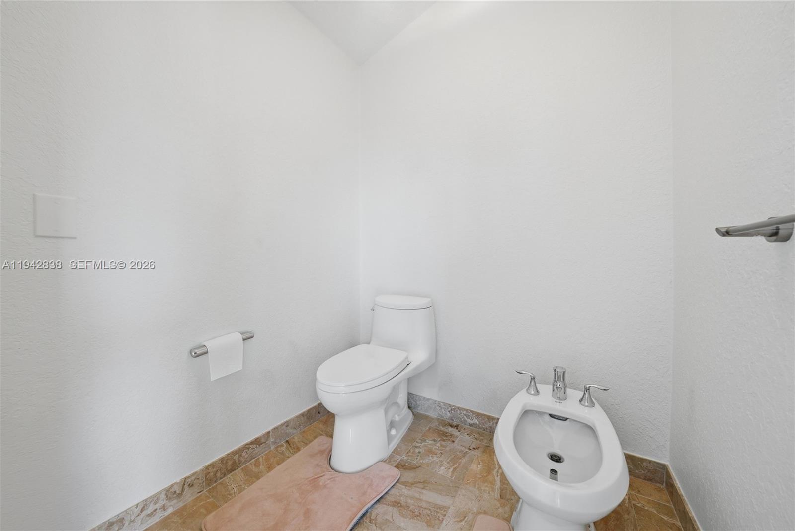 VENETIAN ISLES 3RD SEC - Residential