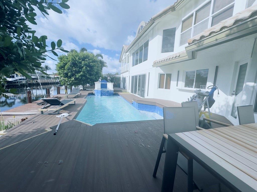 VENETIAN ISLES 3RD SEC - Residential