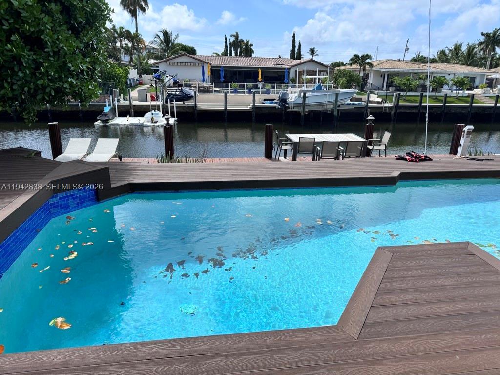 VENETIAN ISLES 3RD SEC - Residential