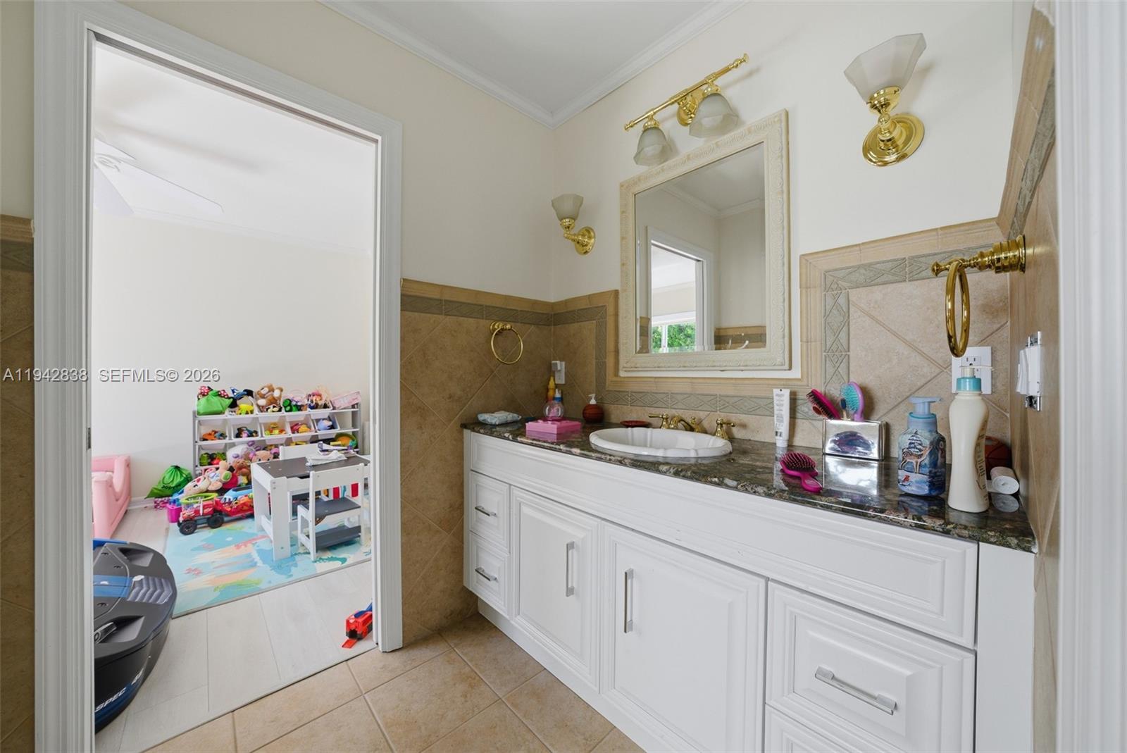 VENETIAN ISLES 3RD SEC - Residential