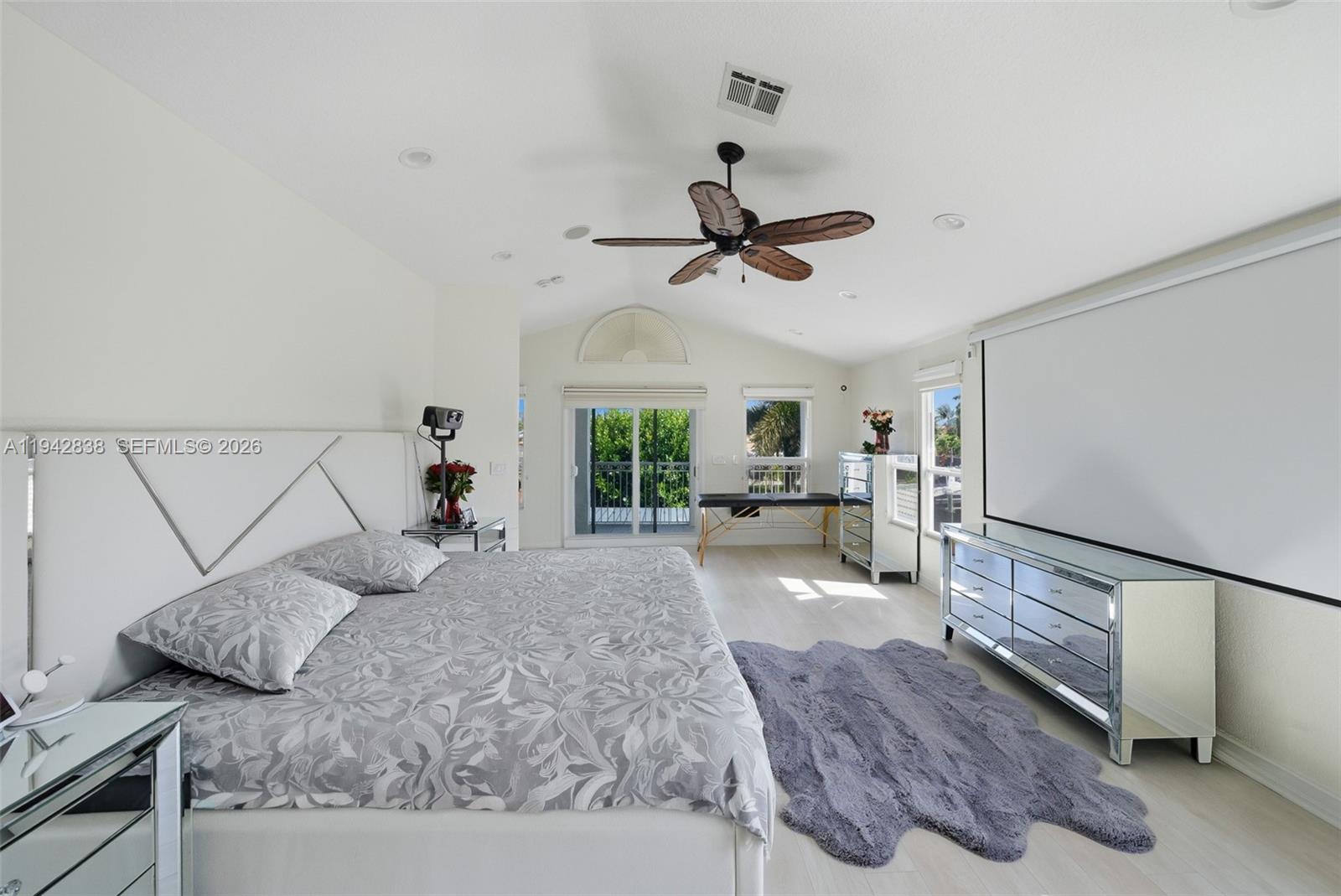 VENETIAN ISLES 3RD SEC - Residential