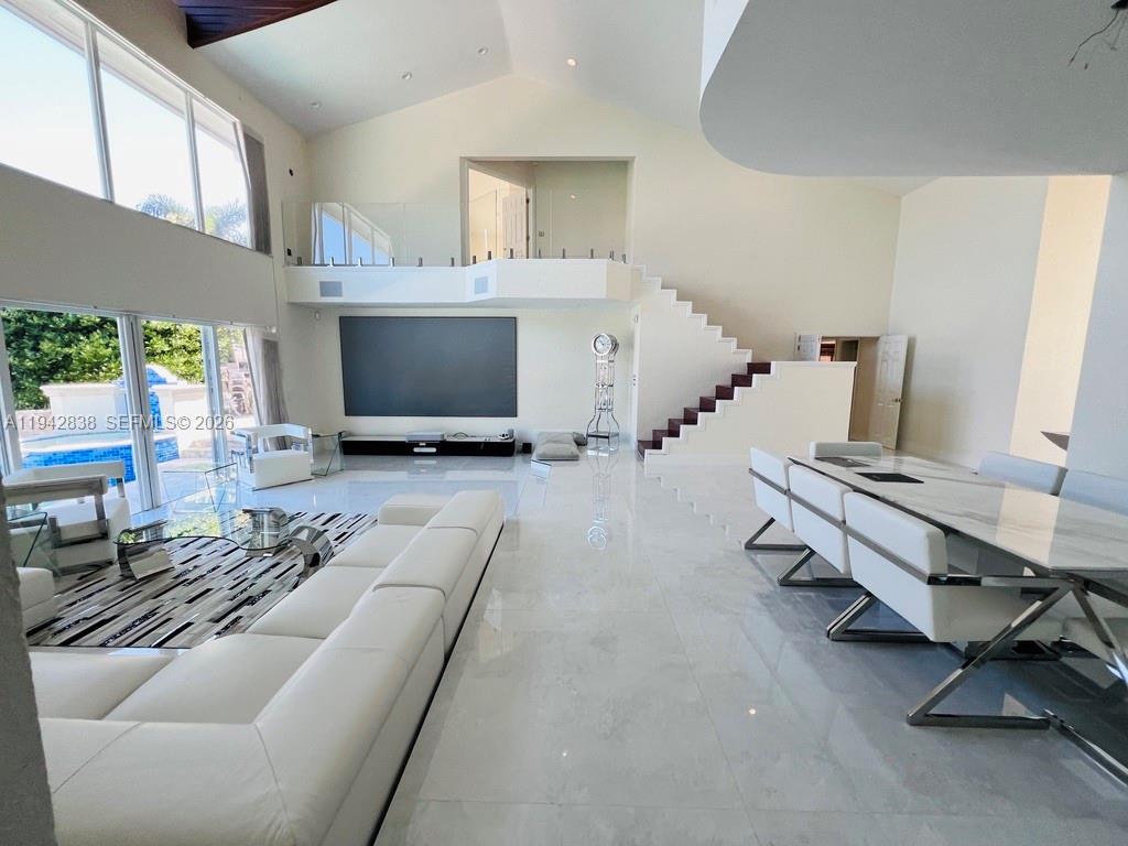 VENETIAN ISLES 3RD SEC - Residential