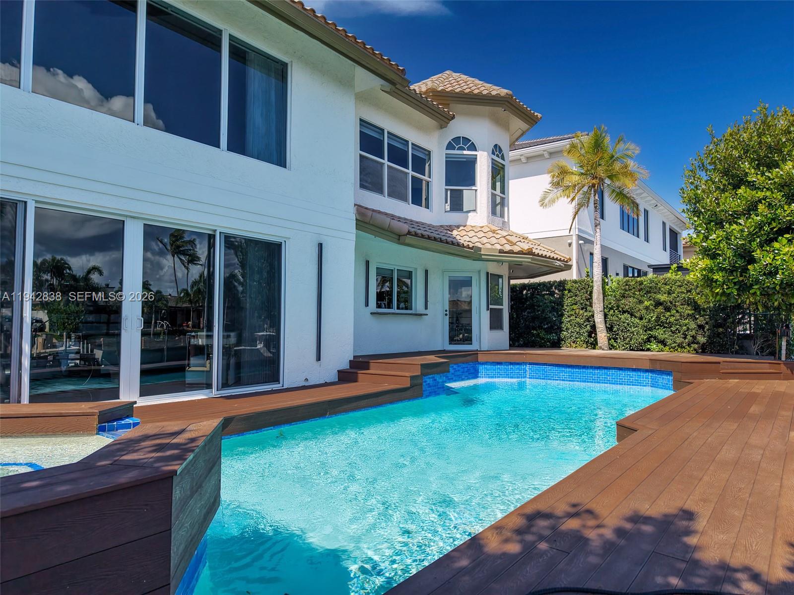 VENETIAN ISLES 3RD SEC - Residential