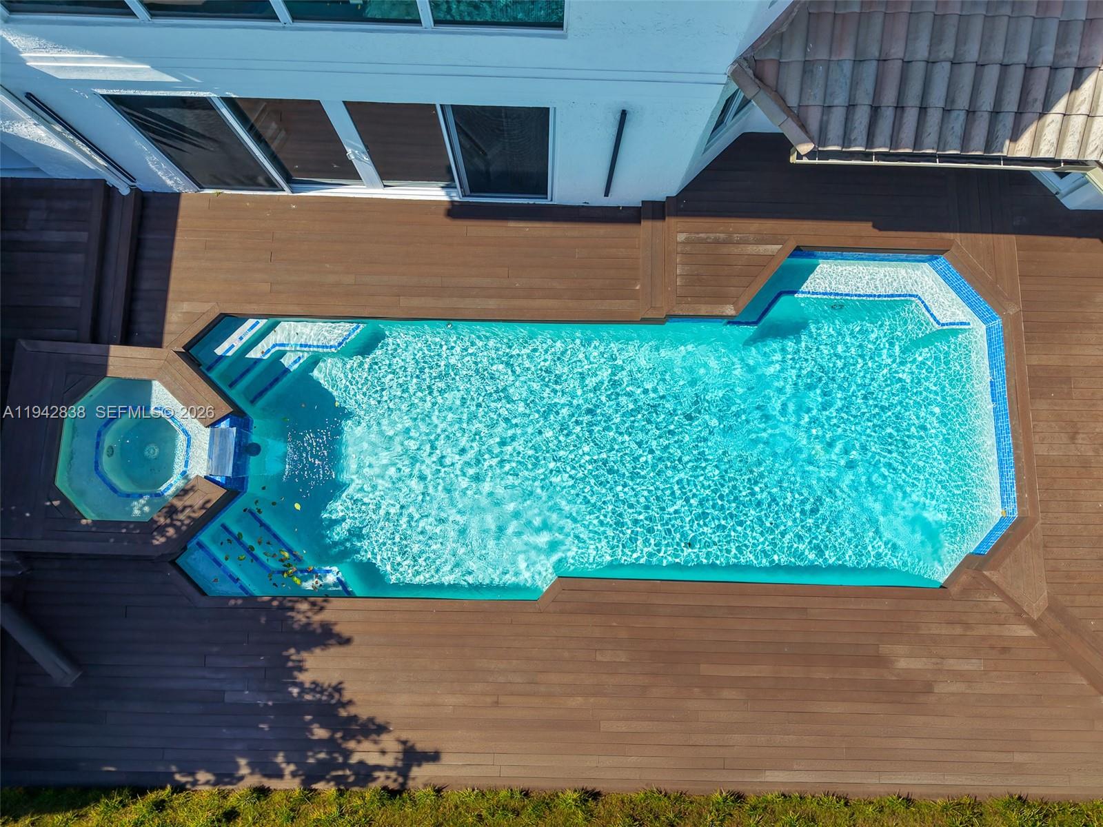 VENETIAN ISLES 3RD SEC - Residential