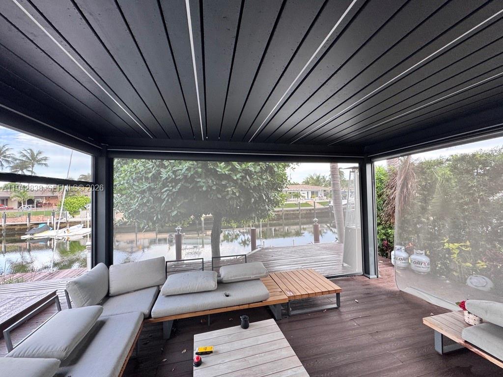 VENETIAN ISLES 3RD SEC - Residential