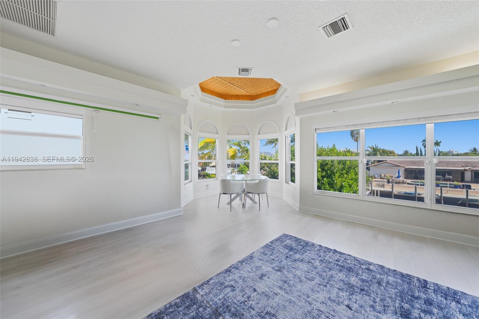 VENETIAN ISLES 3RD SEC - Residential