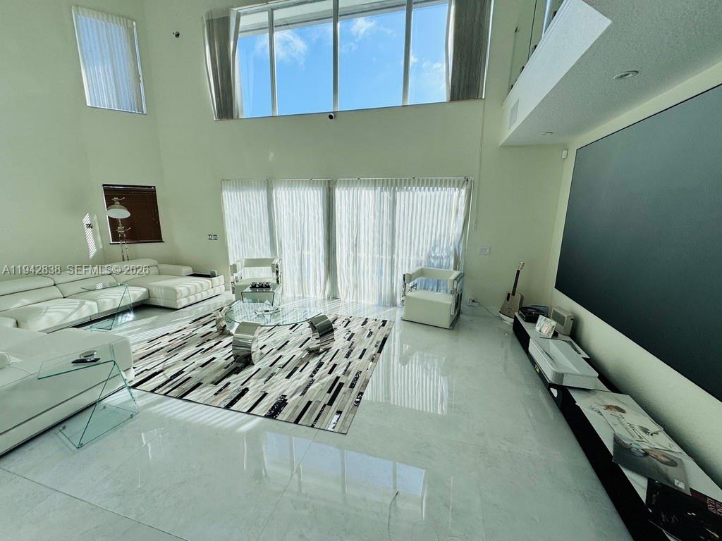 VENETIAN ISLES 3RD SEC - Residential