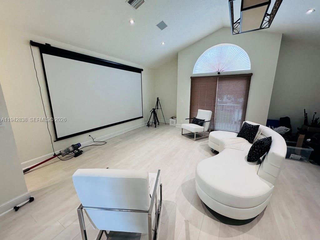 VENETIAN ISLES 3RD SEC - Residential