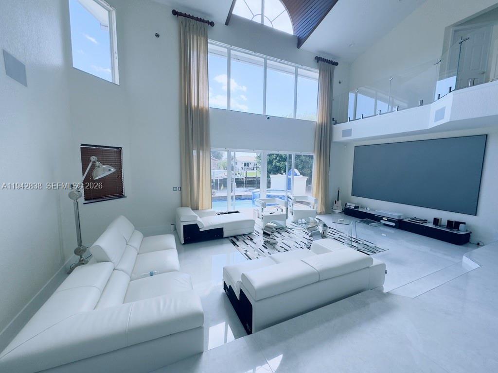 VENETIAN ISLES 3RD SEC - Residential