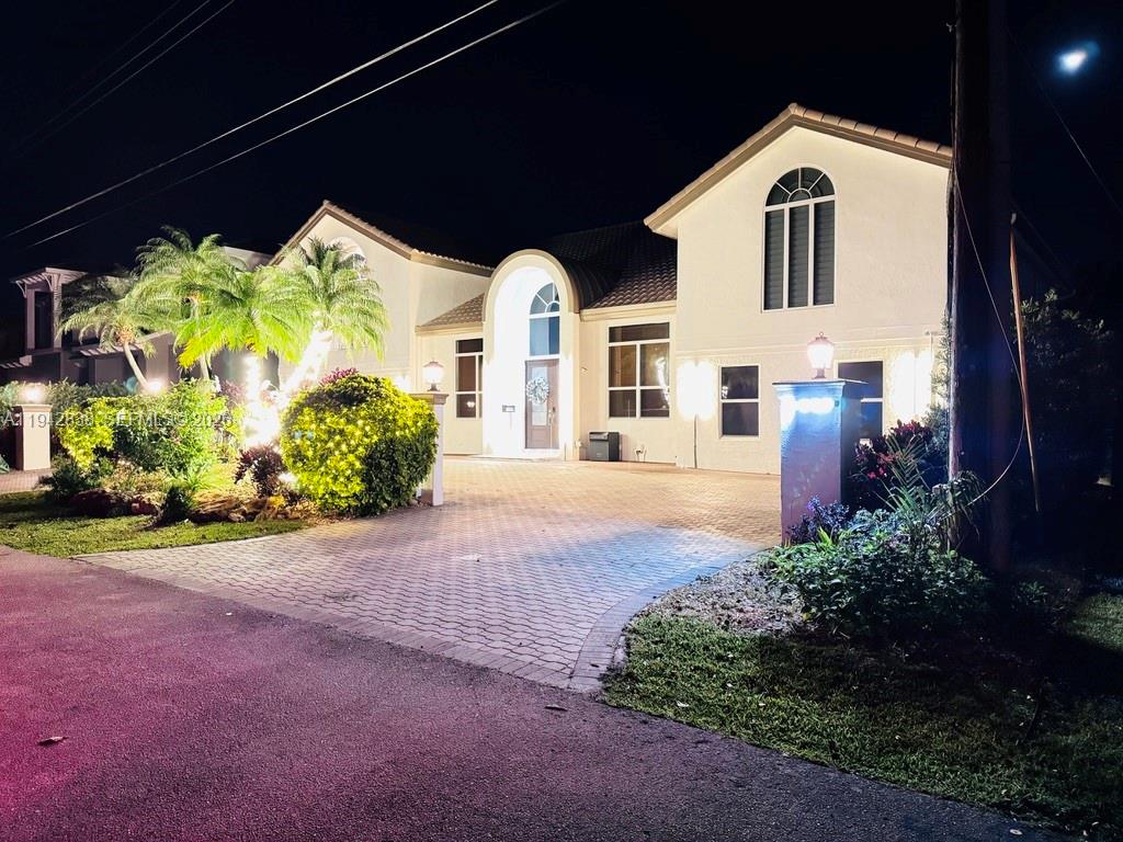 VENETIAN ISLES 3RD SEC - Residential